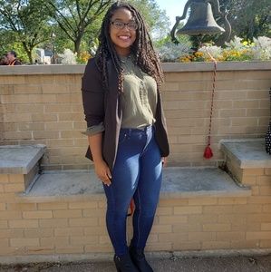 Meet your Posher, Henrietta